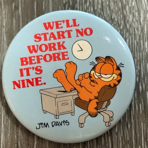 Vintage garfield pinback - garfield,